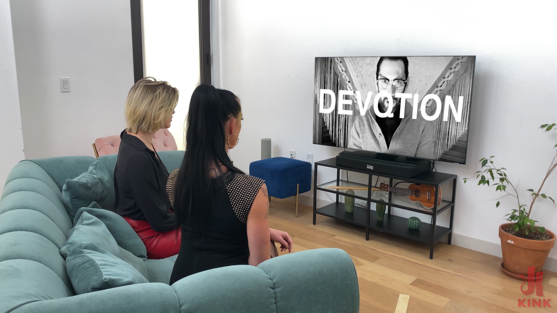 Photo number 2 from The Power of Suggestion, Part 2: Anny Aurora & Texas Patti shot for Kink Features on Kink.com. Featuring Anny Aurora and Texas Patti in hardcore BDSM & Fetish porn.