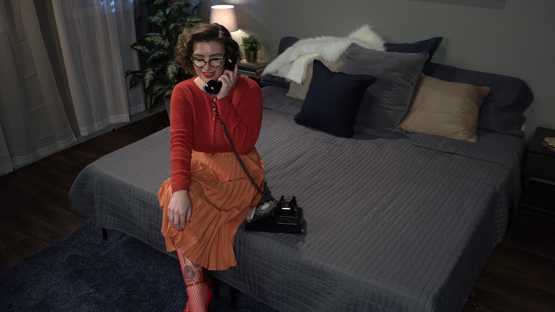 Photo number 1 from The House Sitter: Busty Pin-Up Babe Veronica Rose Gets Off shot for Kinky Bites on Kink.com. Featuring Veronica Rose in hardcore BDSM & Fetish porn.