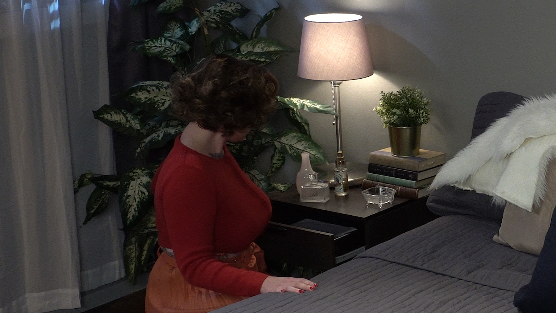 Photo number 3 from The House Sitter: Busty Pin-Up Babe Veronica Rose Gets Off shot for Kinky Bites on Kink.com. Featuring Veronica Rose in hardcore BDSM & Fetish porn.