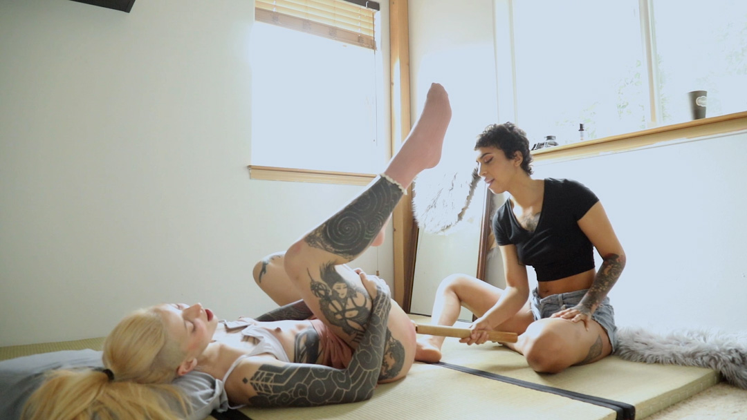 Photo number 18 from Cam, Handled Part 2: Cam Damage and Ravyn Alexa shot for Kinky Bites on Kink.com. Featuring Cam Damage and Ravyn Alexa in hardcore BDSM & Fetish porn.