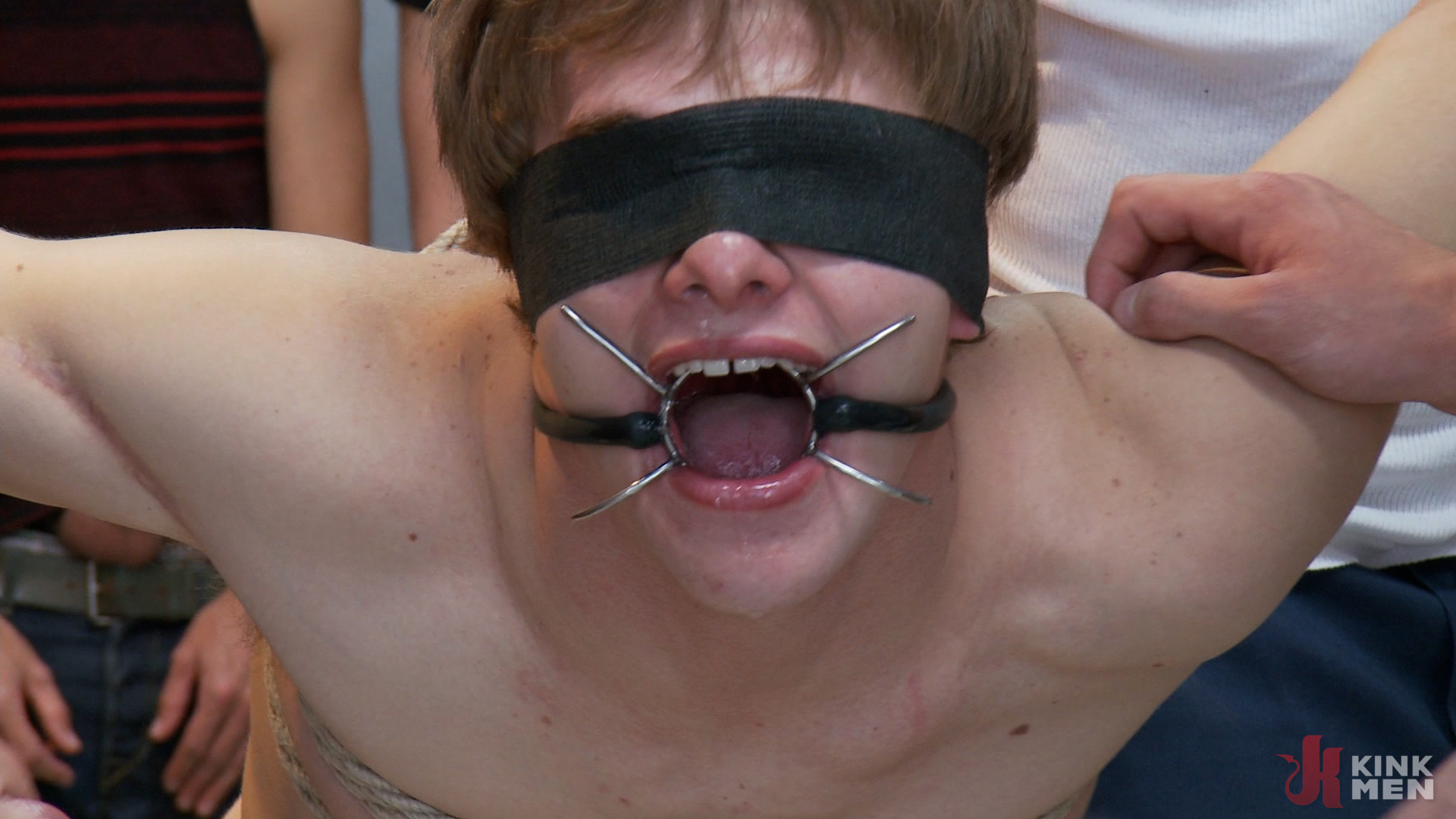 Photo number 20 from Cruising for Sex with Noah shot for KinkMen Classics on Kink.com. Featuring Noah Brooks and Cliff Jensen in hardcore BDSM & Fetish porn.