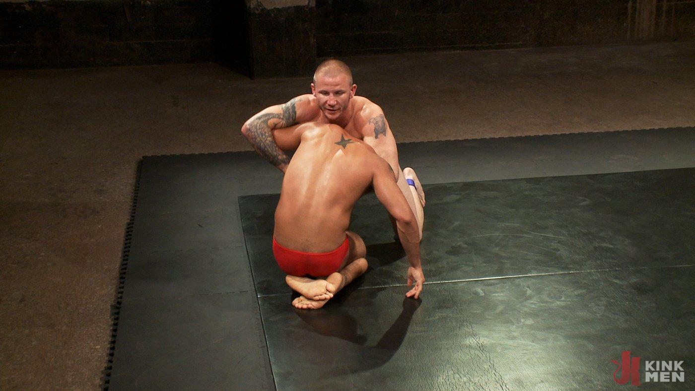 Photo number 11 from Brenn Wyson vs. Leo Forte shot for Naked Kombat on Kink.com. Featuring Brenn Wyson and Leo Forte in hardcore BDSM & Fetish porn.