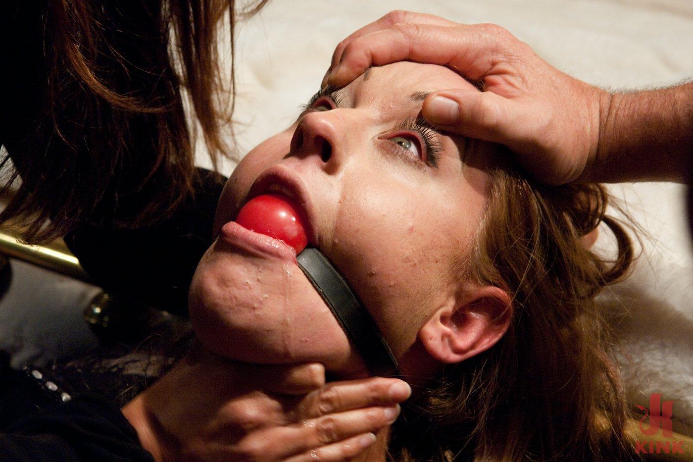 Photo number 1 from Maid To Suffer: Punished and Fucked by her Employers! shot for Sex And Submission on Kink.com. Featuring Lizzy London, Mark Davis, Francesca Le and Mickey Mod in hardcore BDSM & Fetish porn.