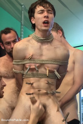 Kevin Case BDSM - Athletic