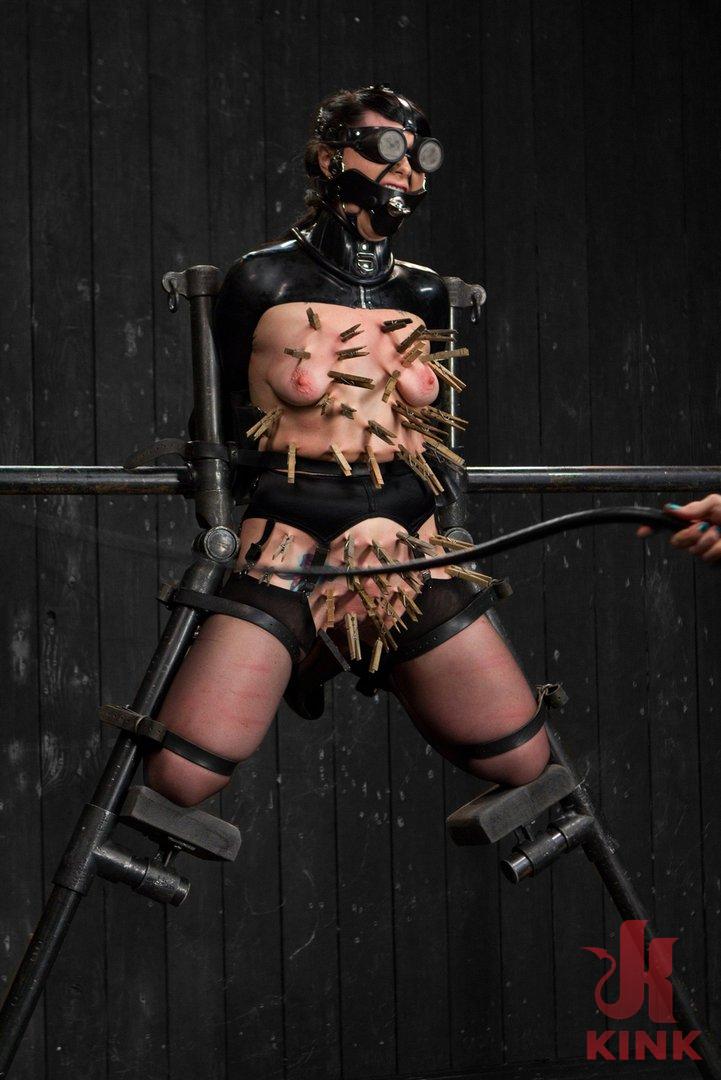 Photo number 14 from Siouxsie Q vs Claire Adams shot for Device Bondage on Kink.com. Featuring Siouxsie Q in hardcore BDSM & Fetish porn.