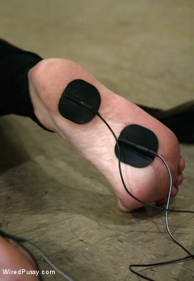 Photo number 9 from CLASSIC ARCHIVE SHOOT! Bobbi Starr's very 1st time at Wired Pussy! shot for Wired Pussy on Kink.com. Featuring Bobbi Starr and Kimberly Kane in hardcore BDSM & Fetish porn.