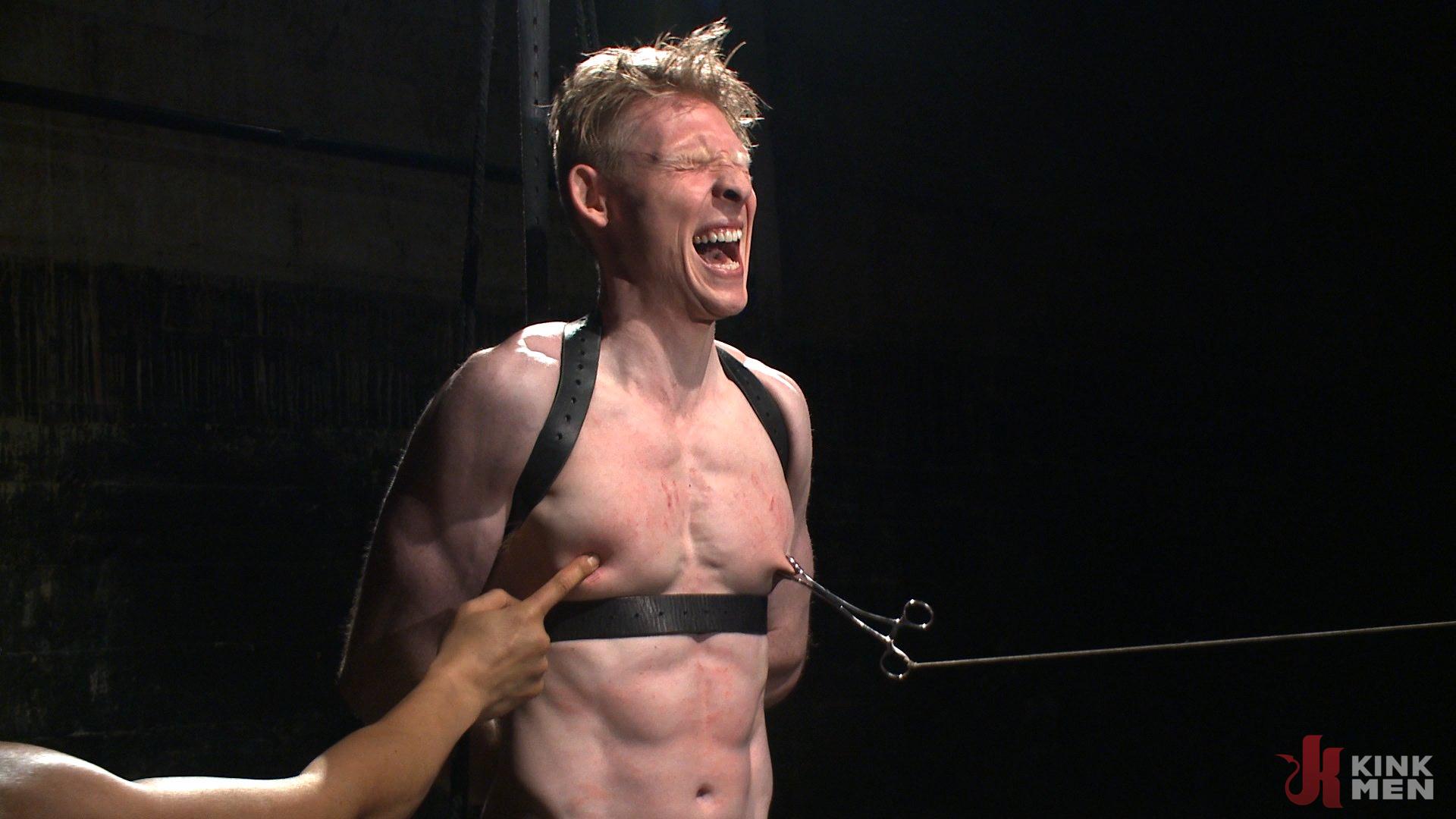 Photo number 8 from Straight Kickboxer gets dunked while shooting his load shot for 30 Minutes of Torment on Kink.com. Featuring Rob Yaeger in hardcore BDSM & Fetish porn.