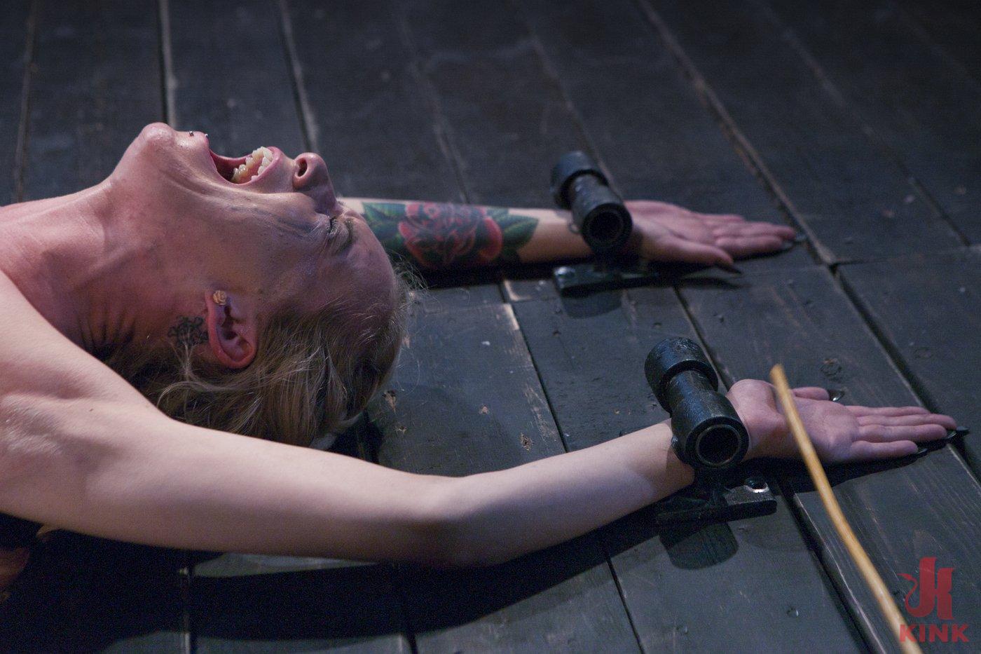 Photo number 4 from Intensity is a Must! shot for Device Bondage on Kink.com. Featuring Jeze Belle and The Pope in hardcore BDSM & Fetish porn.