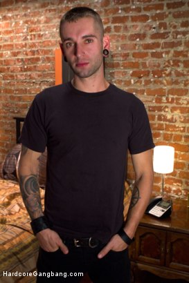 Photo number 0 from Horror Whore's gangbang dream comes true!! shot for Hardcore Gangbang on Kink.com. Featuring Vyxen Steel, Owen Gray, Tommy Pistol, John Strong, Gage Sin and Alex Legend in hardcore BDSM & Fetish porn.