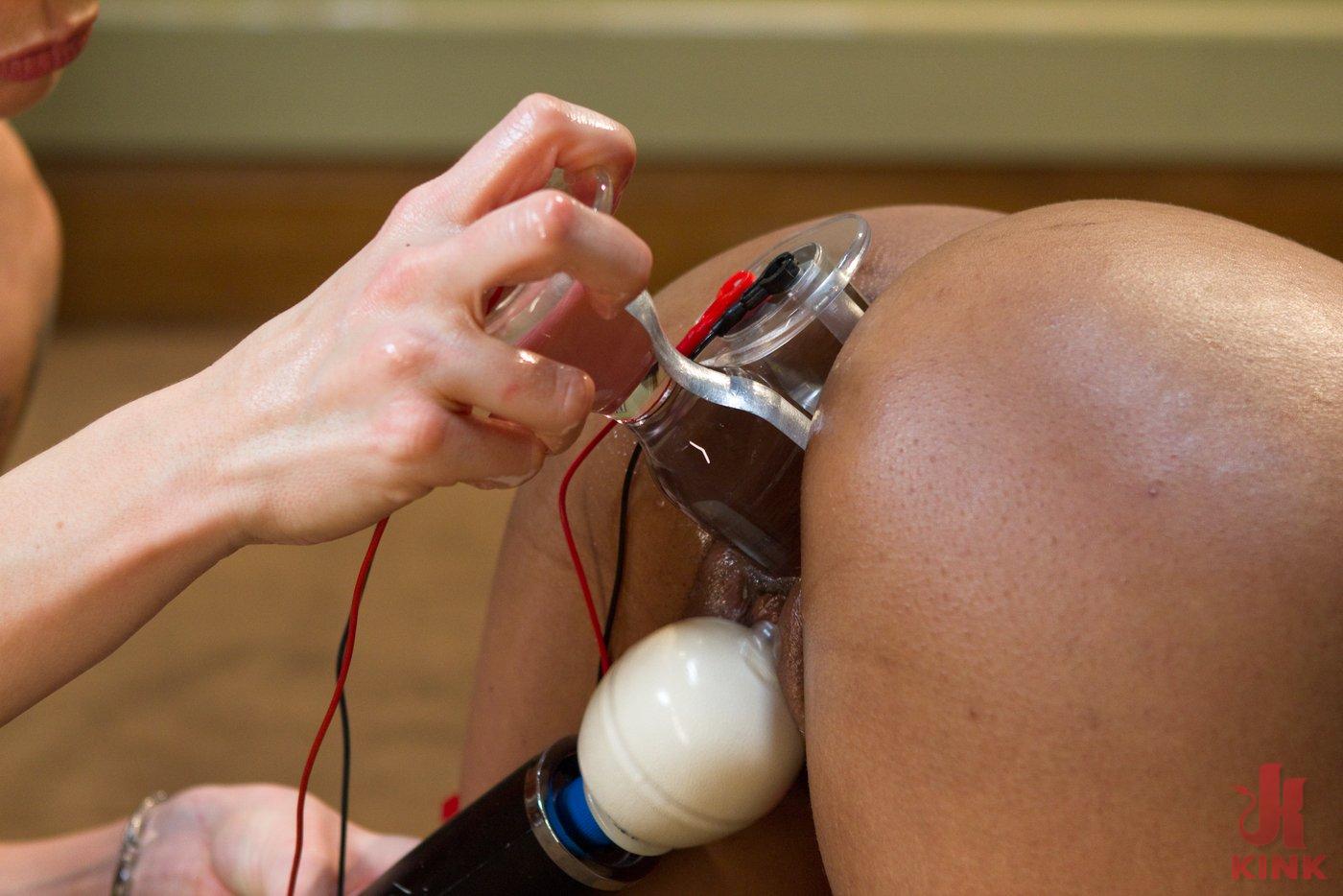 Photo number 10 from Lesbian Electrofuck on the Boss's Desk shot for Electrosluts on Kink.com. Featuring Lorelei Lee and Nikki Darling in hardcore BDSM & Fetish porn.