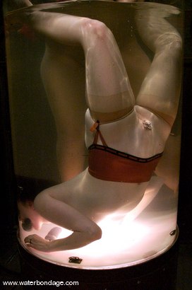 Photo number 13 from Annie Cruz shot for Water Bondage on Kink.com. Featuring Annie Cruz in hardcore BDSM & Fetish porn.