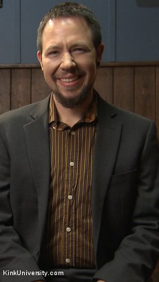 Lee Harrington BDSM - Brunet