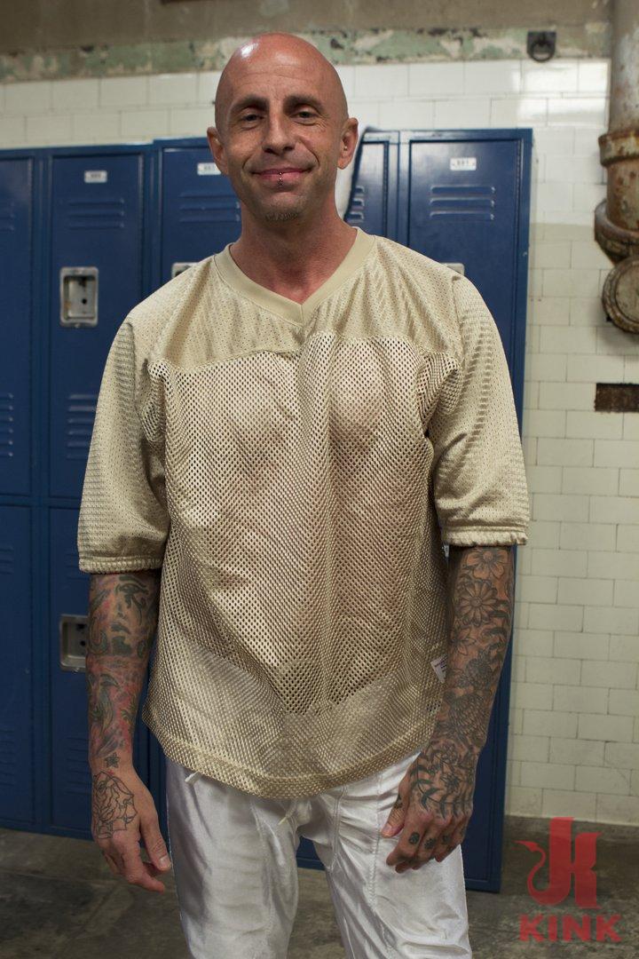 Photo number 4 from Grab My Pussy! shot for Hardcore Gangbang on Kink.com. Featuring Aspen Ora, Owen Gray, Small Hands, Gage Sin, Astral Dust and Mark Wood in hardcore BDSM & Fetish porn.