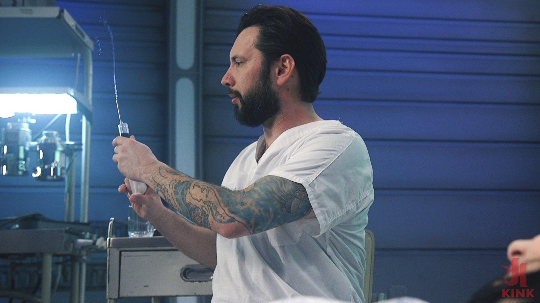 Photo number 0 from Psycho Bitch Gangbang shot for Hardcore Gangbang on Kink.com. Featuring Charlotte Sartre, Tommy Pistol, Owen Gray, Small Hands, Mark Wood and Mickey Mod in hardcore BDSM & Fetish porn.