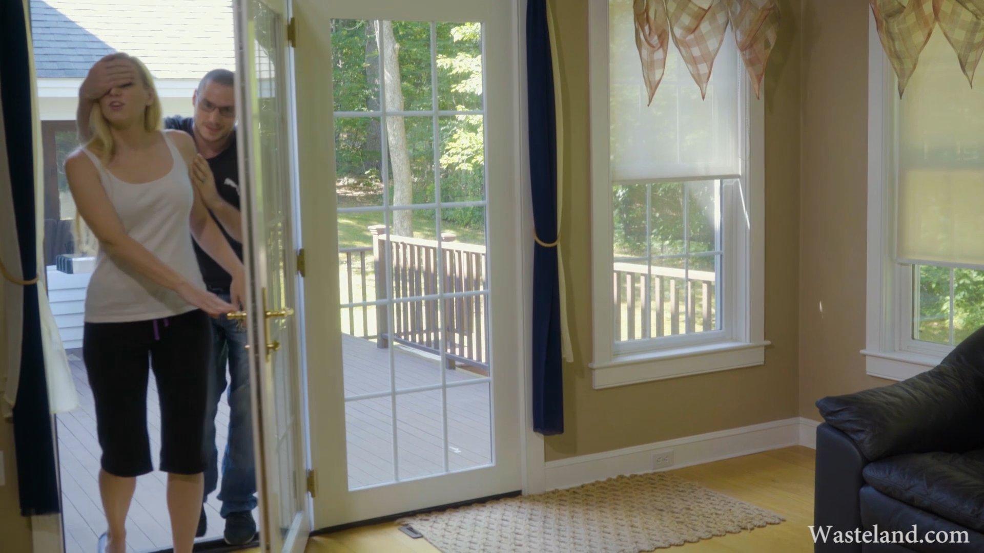 Photo number 1 from The Gift That Keeps On Giving: The Tremor shot for Wasteland on Kink.com. Featuring Delirious Hunter and Joey in hardcore BDSM & Fetish porn.