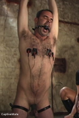 Oscar Beyer BDSM - Brunet