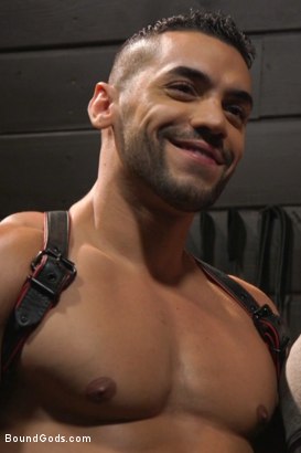 Arad Winwin BDSM - Athletic