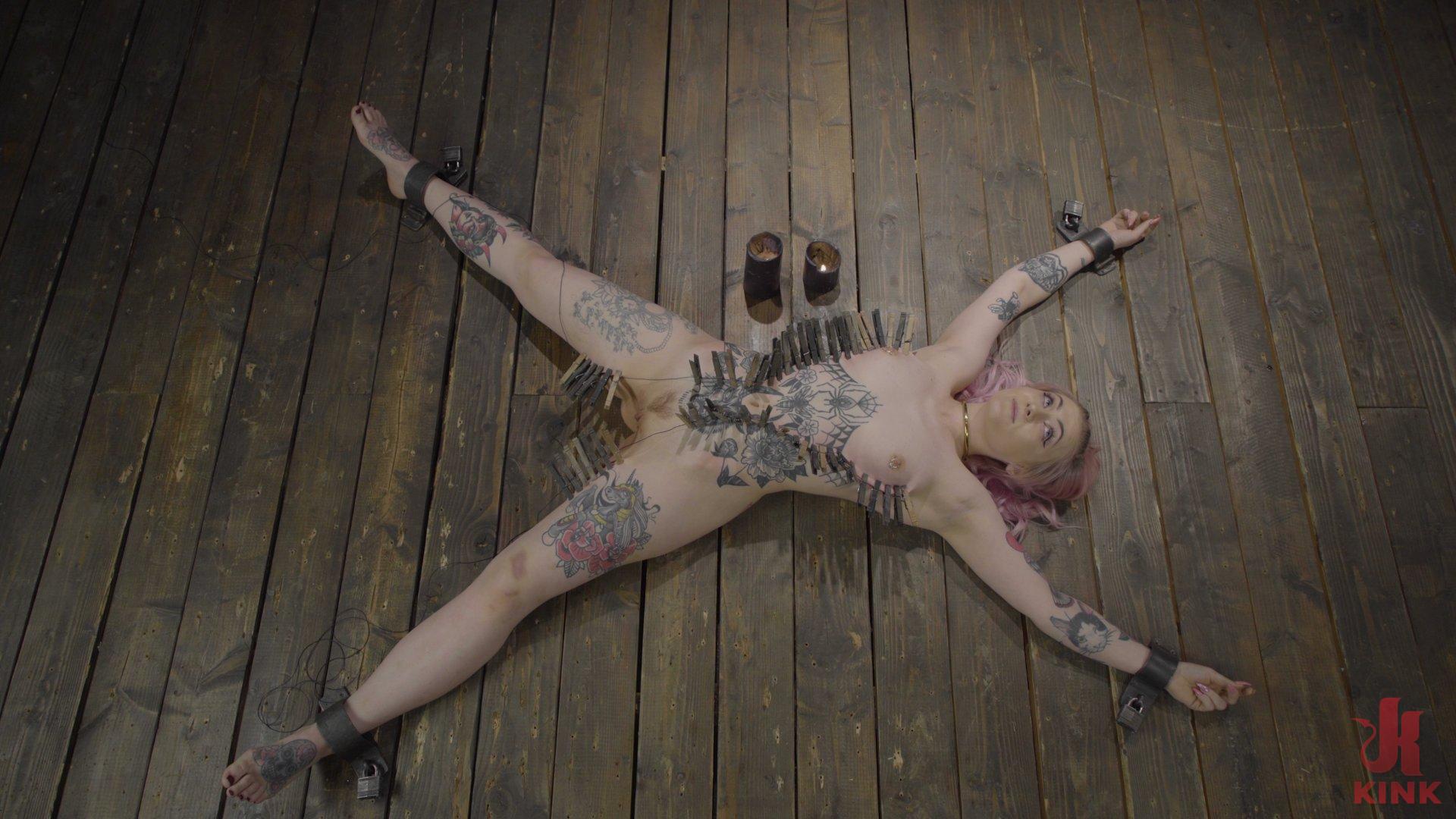 Photo number 13 from Baby Sid Enjoys the Accommodations shot for Device Bondage on Kink.com. Featuring Baby Sid and The Pope in hardcore BDSM & Fetish porn.