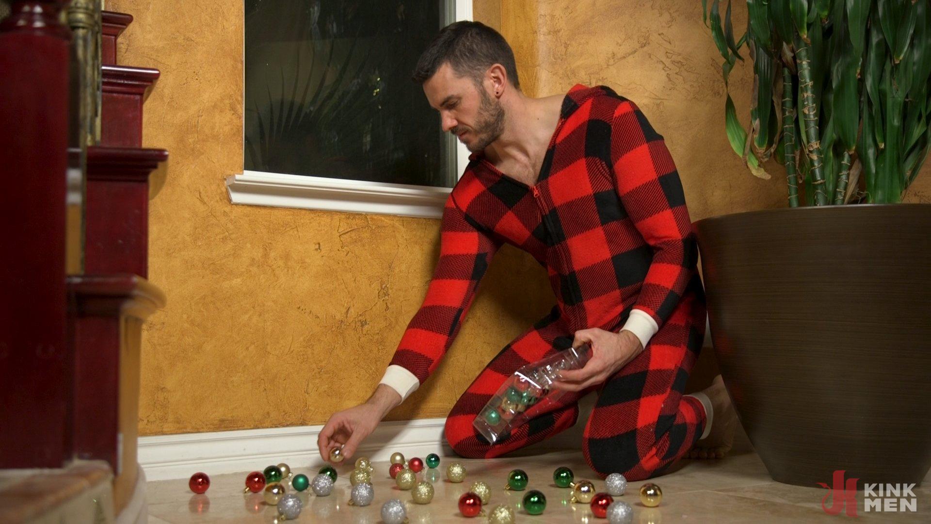 Photo number 3 from Homo Alone, Part One: Vander Pulaski Taken Down in Home Invasion shot for Bound Gods on Kink.com. Featuring Dirk Caber, Jack Dyer and Vander Pulaski in hardcore BDSM & Fetish porn.