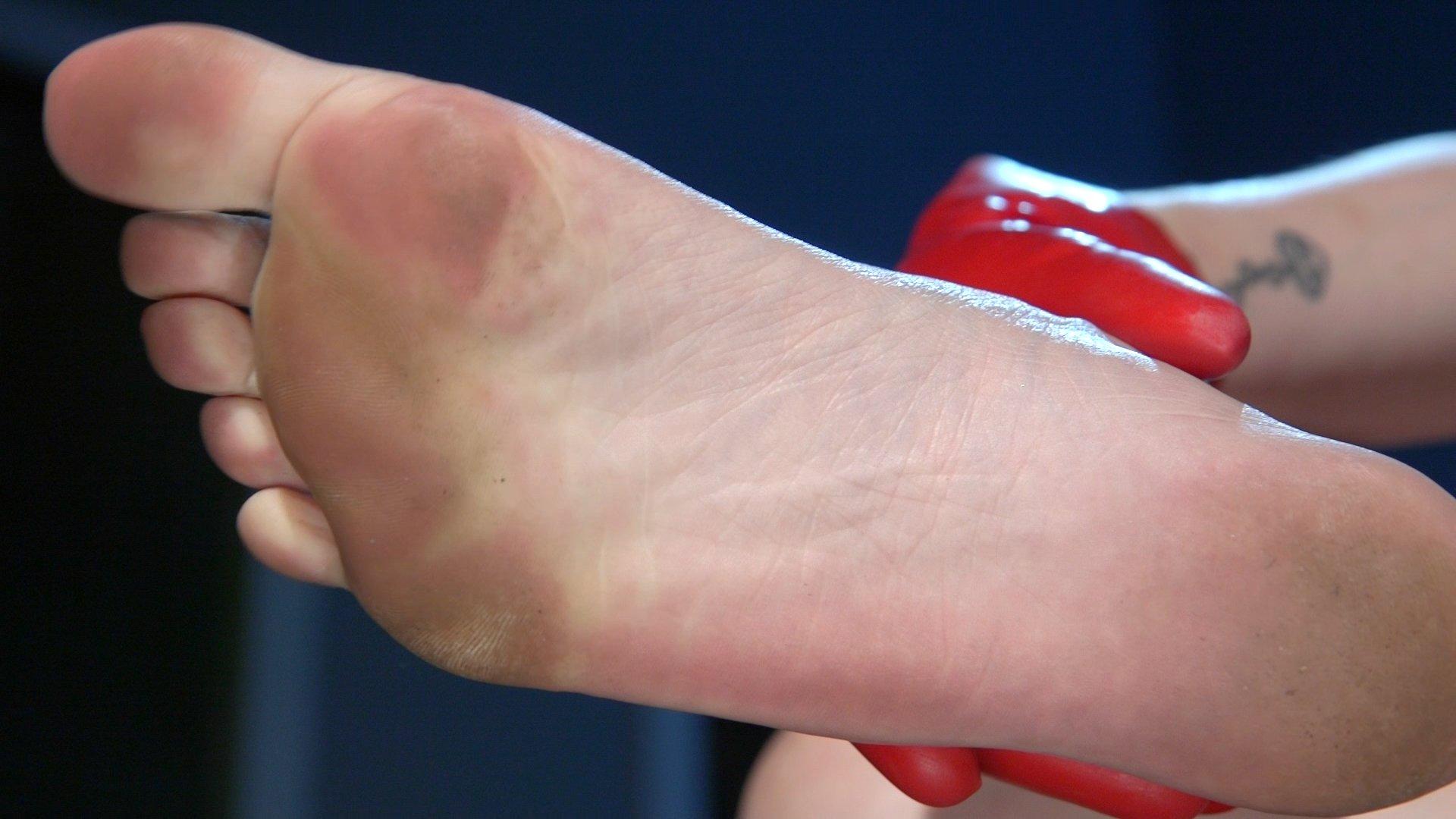 Photo number 6 from KINKY JOI: Clean Lauren's Filthy Feet shot for Filthy Femdom on Kink.com. Featuring Lauren Phillips in hardcore BDSM & Fetish porn.