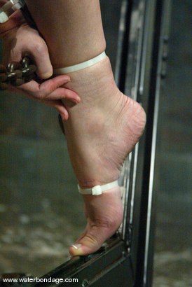 Photo number 7 from Amber "Amazing" Rayne shot for Water Bondage on Kink.com. Featuring Amber Rayne in hardcore BDSM & Fetish porn.