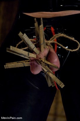 Photo number 9 from The Bigger They Come shot for Men In Pain on Kink.com. Featuring Alrik Angel and Aiden Starr in hardcore BDSM & Fetish porn.